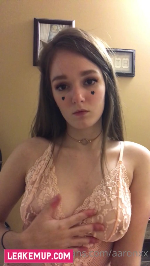 Aaronxx Bratgf Influencer With Small Tits And Huge Ass Green Eyes Thot