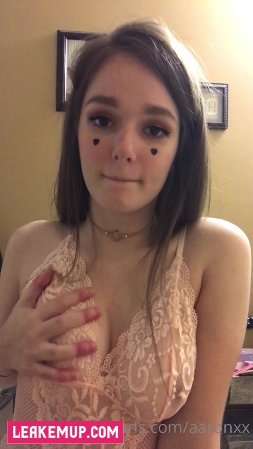 Aaronxx Bratgf Influencer With Small Tits And Huge Ass Green Eyes Thot