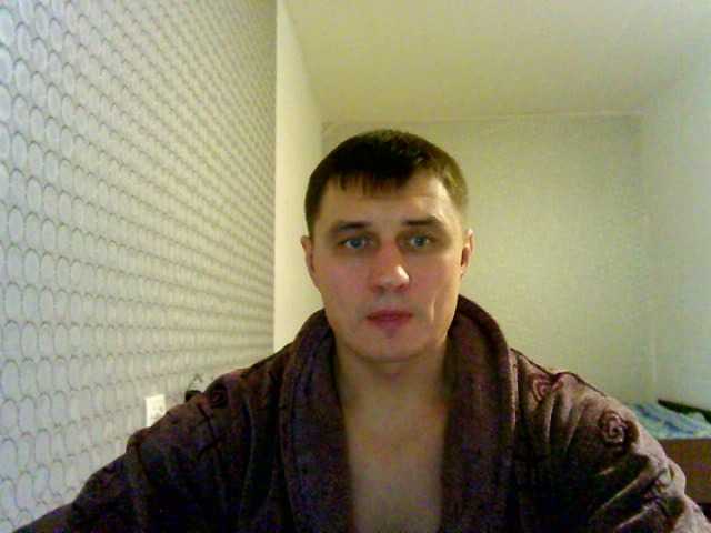 Aleksei572 Bisexual Russian Brunette Male Mobile Live Medium Penis