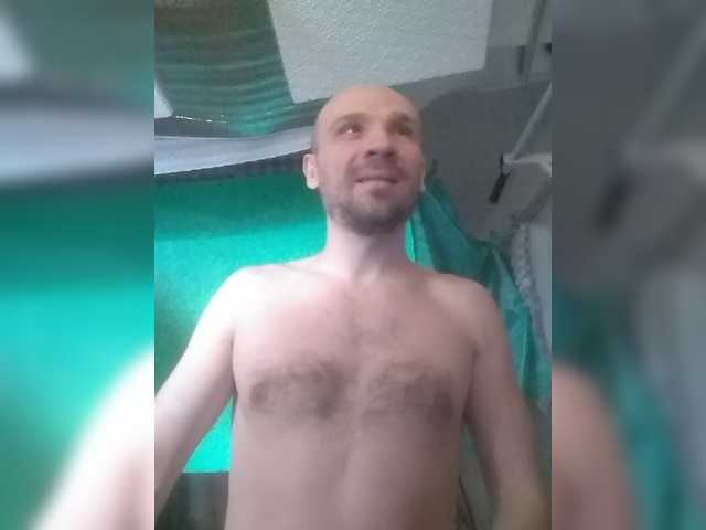 Cam Model GorbatyiHer Medium Penis Ejaculation Speaks Russian Male Trimmed Penis