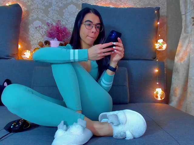 Cam Model MagicMelody Speaks English Hd Plus Ass To Mouth Kissing Feet Fuck