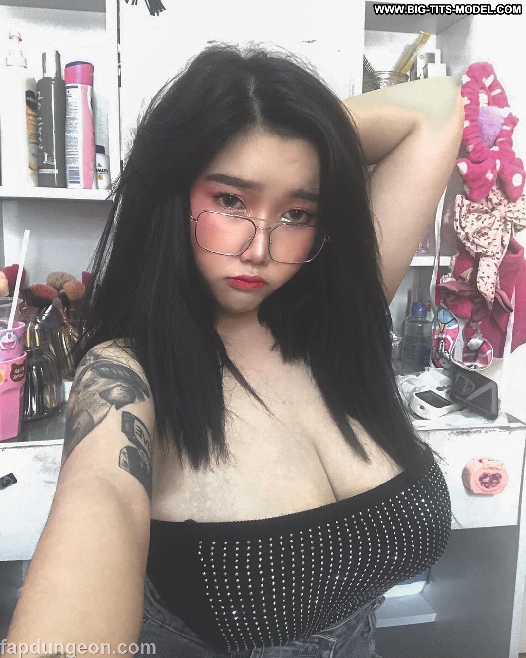 Give Give Photos Big Thai Girl Manyvids Girl Patreon Boobs Tits